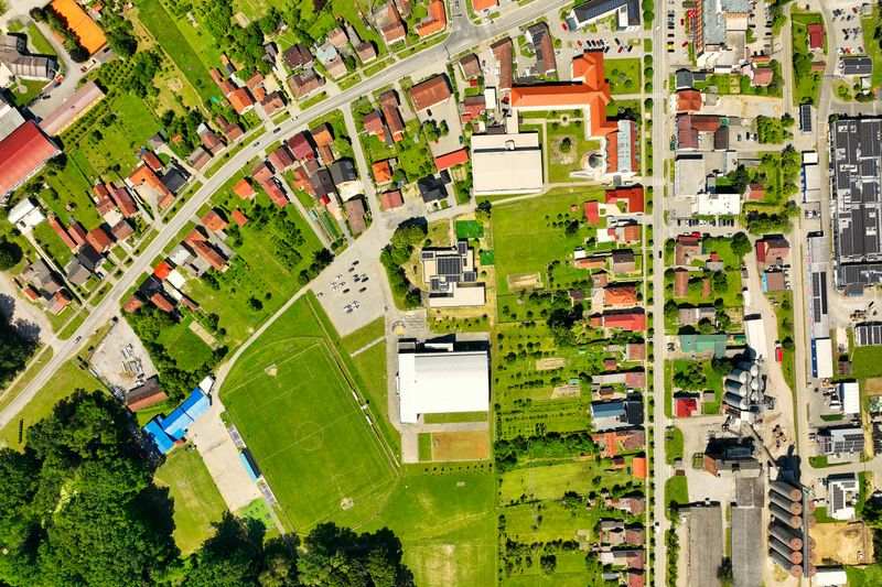 Widok na przedmieścia z lotu ptaka